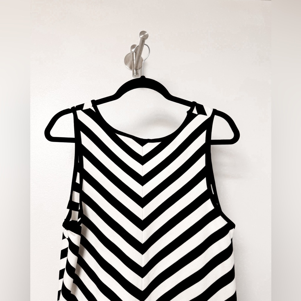 Peach Work Gym Play Kameo Striped Sleeveless Midi Dress Black and‎ White Medium - Picture 4 of 7